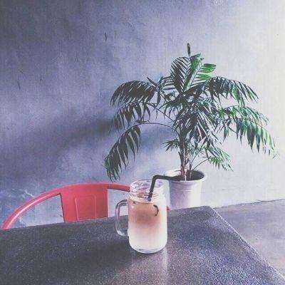 “老师儿！出租车在这乘坐”
